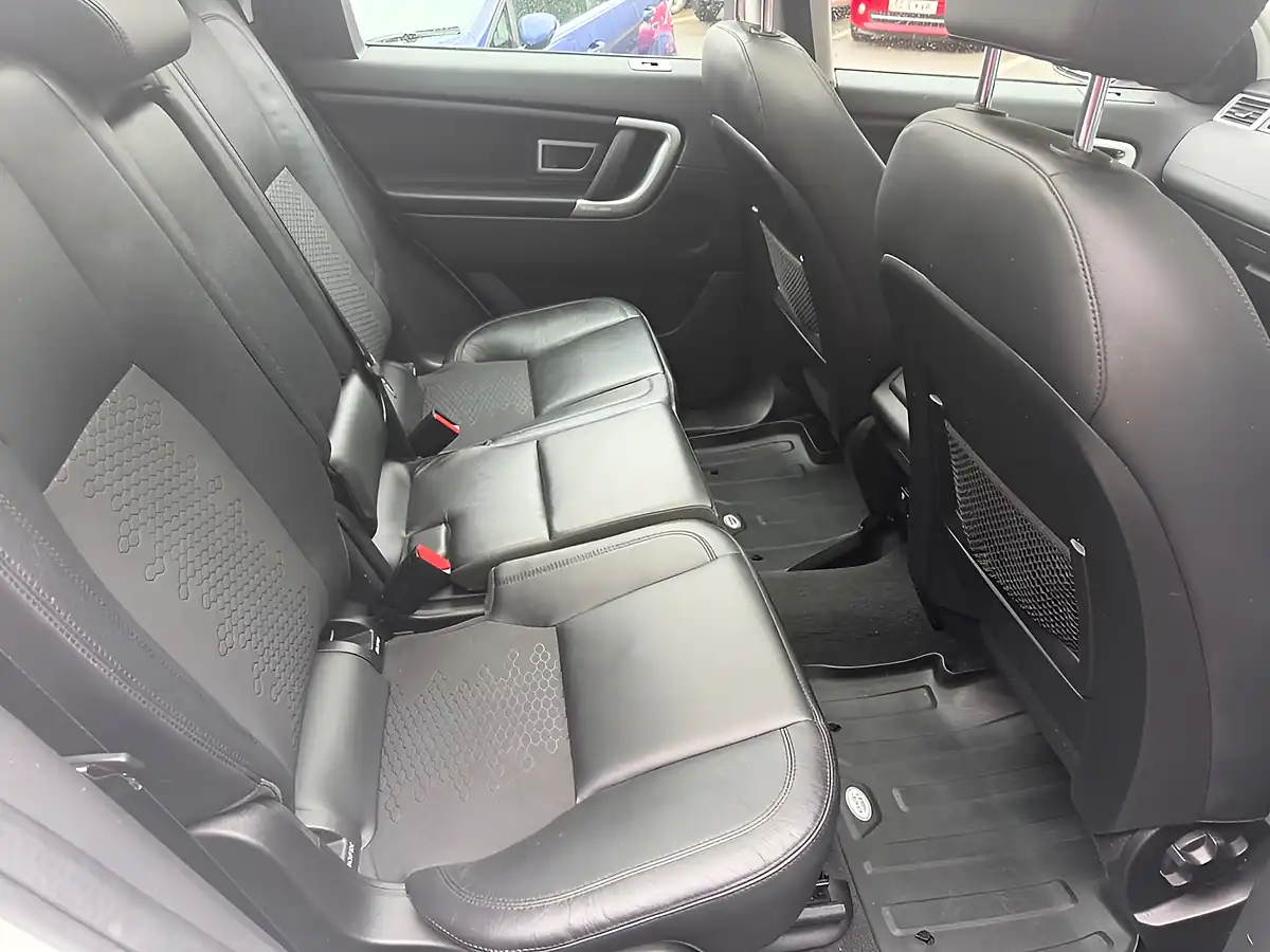 Used 2017 Land Rover Discovery Sport Se Tech White - Interior and Exterior details 16