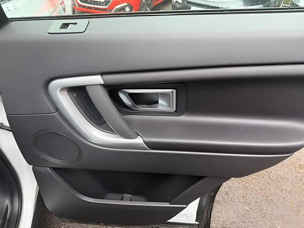 Used 2017 Land Rover Discovery Sport Se Tech White - Interior and Exterior details 17