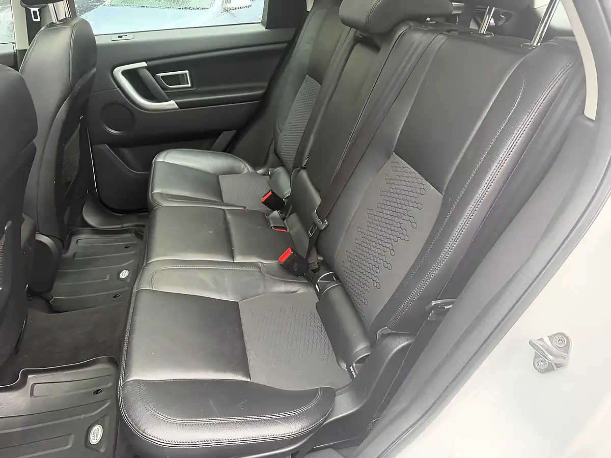 Used 2017 Land Rover Discovery Sport Se Tech White - Interior and Exterior details 18