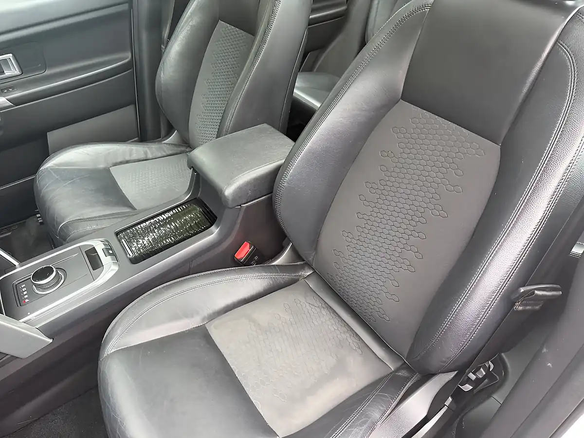 Used 2017 Land Rover Discovery Sport Se Tech White - Interior and Exterior details 19