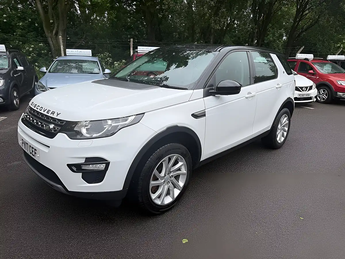 Used 2017 Land Rover Discovery Sport Se Tech White - Interior and Exterior details 3