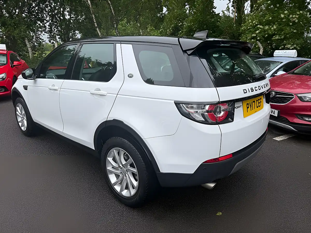 Used 2017 Land Rover Discovery Sport Se Tech White - Interior and Exterior details 5
