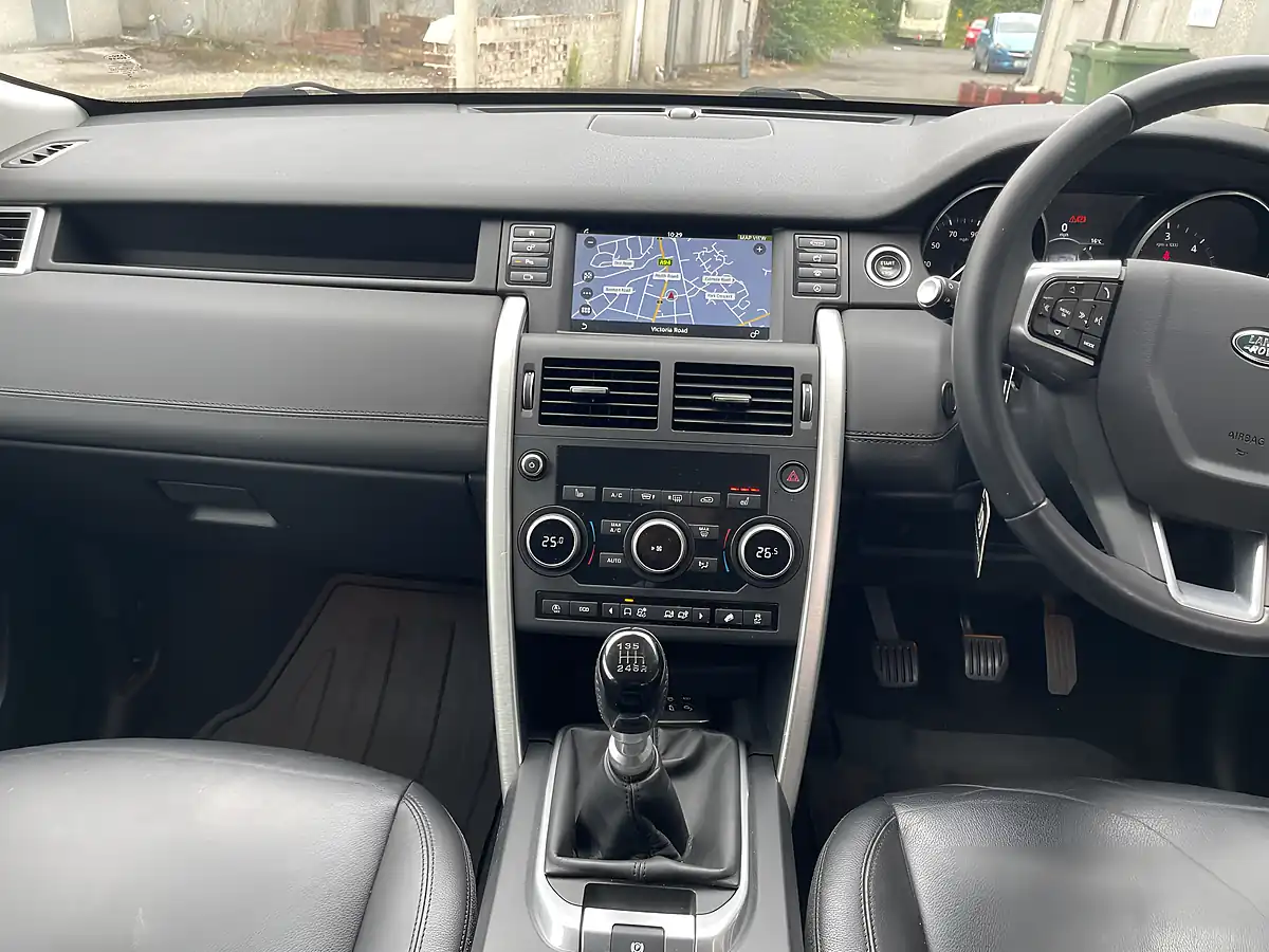 Used 2017 Land Rover Discovery Sport Se Tech White - Interior and Exterior details 13
