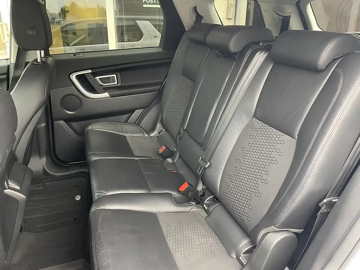 Used 2017 Land Rover Discovery Sport Se Tech White - Interior and Exterior details 16