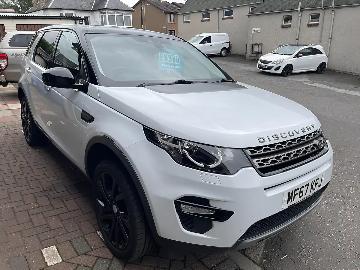 Used 2017 Land Rover Discovery Sport Se Tech White - Interior and Exterior details 3