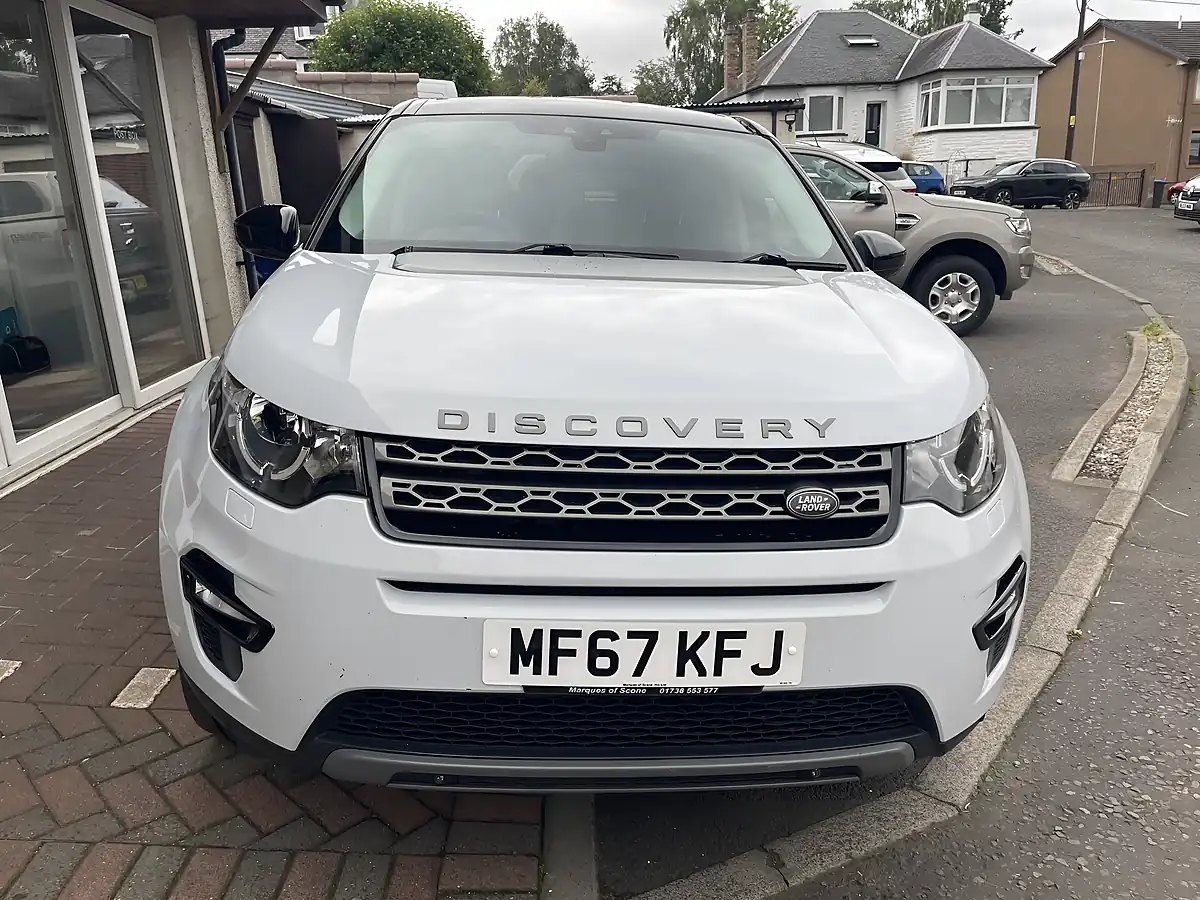Used 2017 Land Rover Discovery Sport Se Tech White - Interior and Exterior details 5