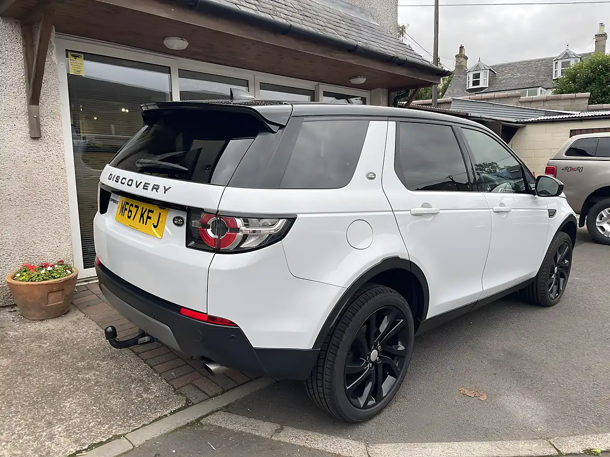 Used 2017 Land Rover Discovery Sport Se Tech White - Interior and Exterior details 6