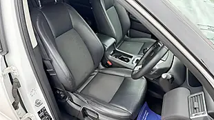Used 2017 Land Rover Discovery Sport Se White - Interior and Exterior details 11