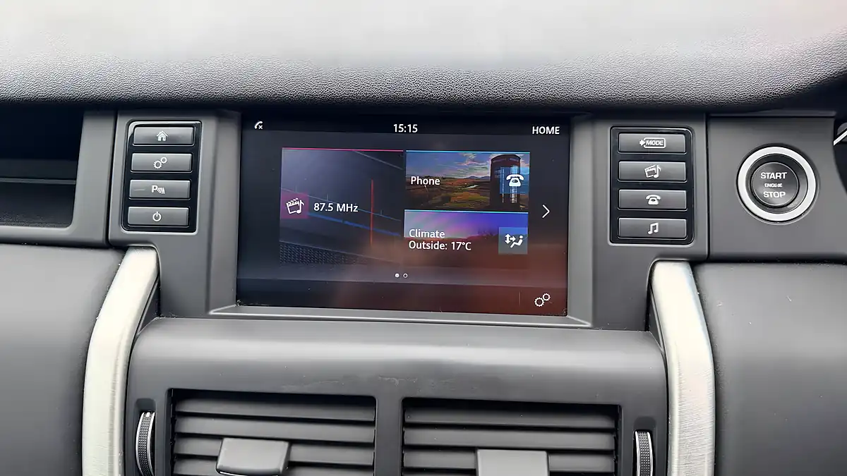 Used 2017 Land Rover Discovery Sport Se White - Interior and Exterior details 13