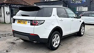 Used 2017 Land Rover Discovery Sport Se White - Interior and Exterior details 3