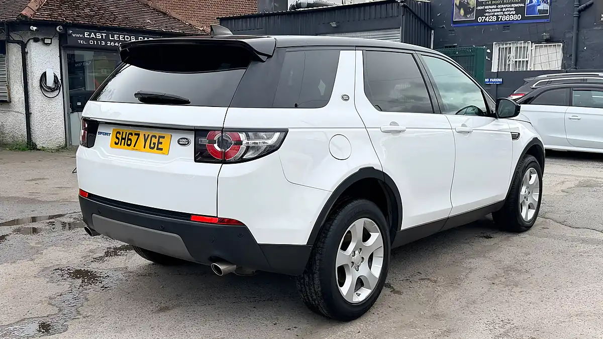 Used 2017 Land Rover Discovery Sport Se White - Interior and Exterior details 3