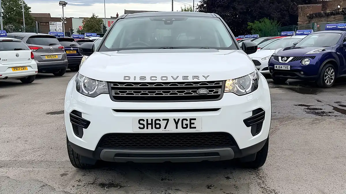 Used 2017 Land Rover Discovery Sport Se White - Interior and Exterior details 8