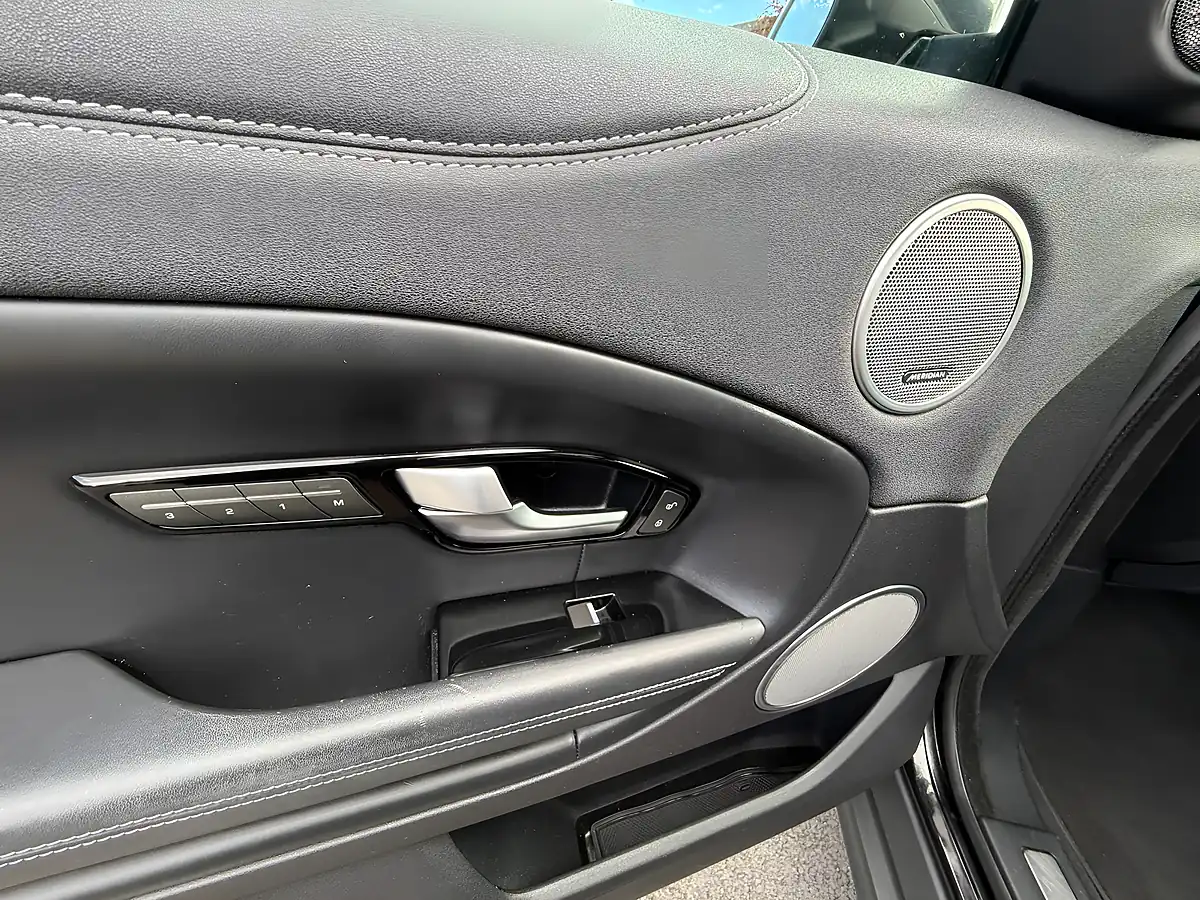 Used 2017 Land Rover Evoque Hse Dynamic Black - Interior and Exterior details 19