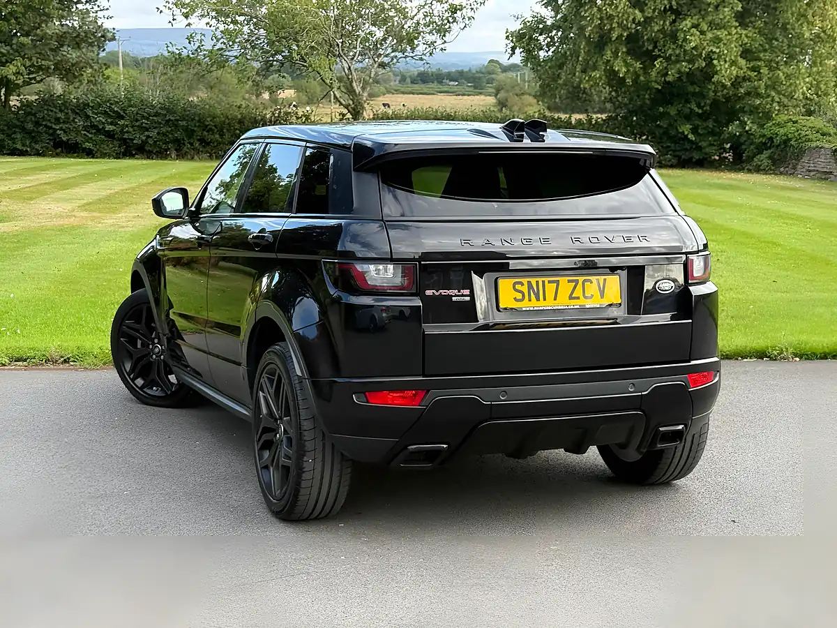 Used 2017 Land Rover Evoque Hse Dynamic Black - Interior and Exterior details 8