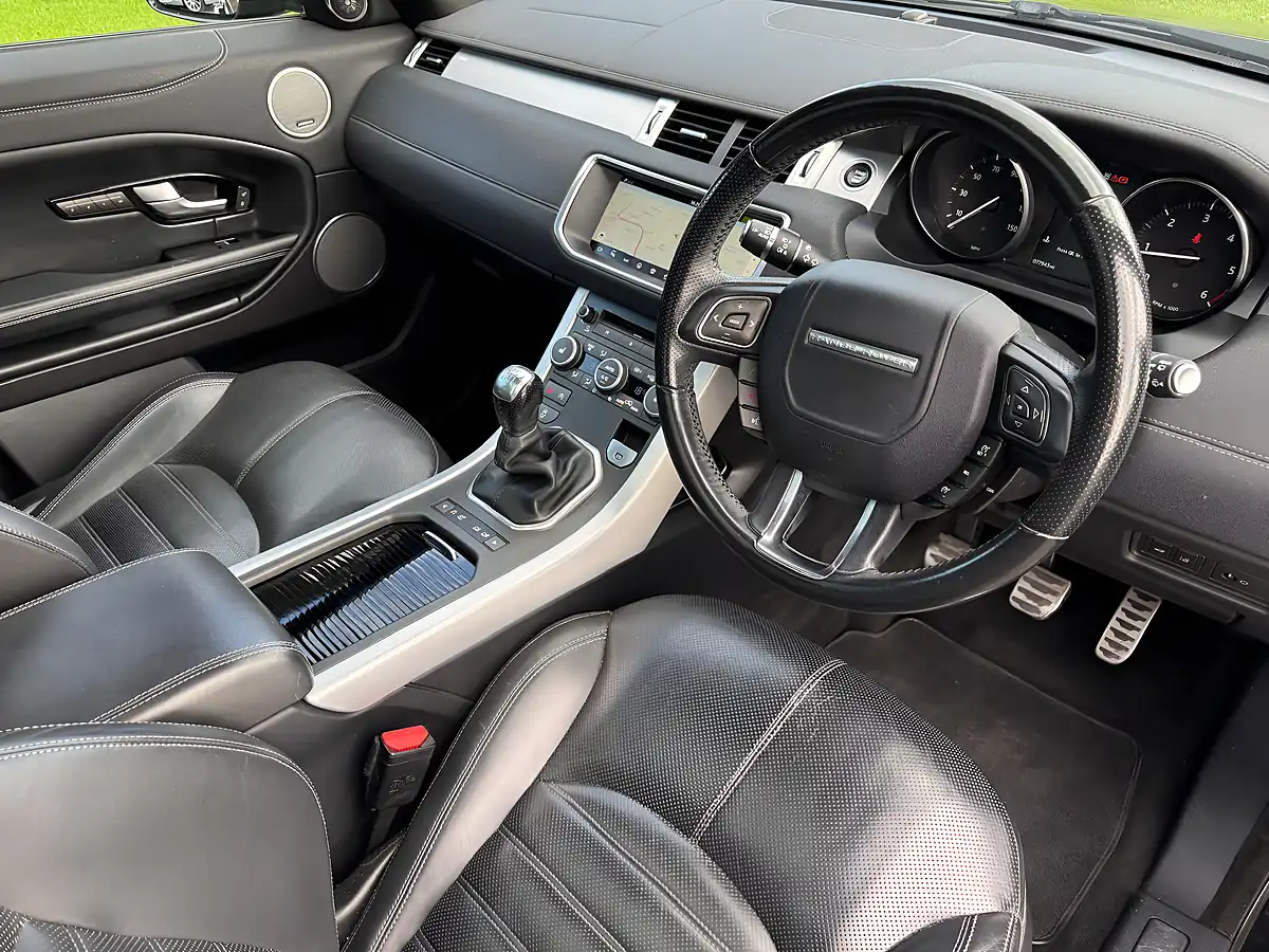 Used 2017 Land Rover Evoque Hse Dynamic Black - Interior and Exterior details 9
