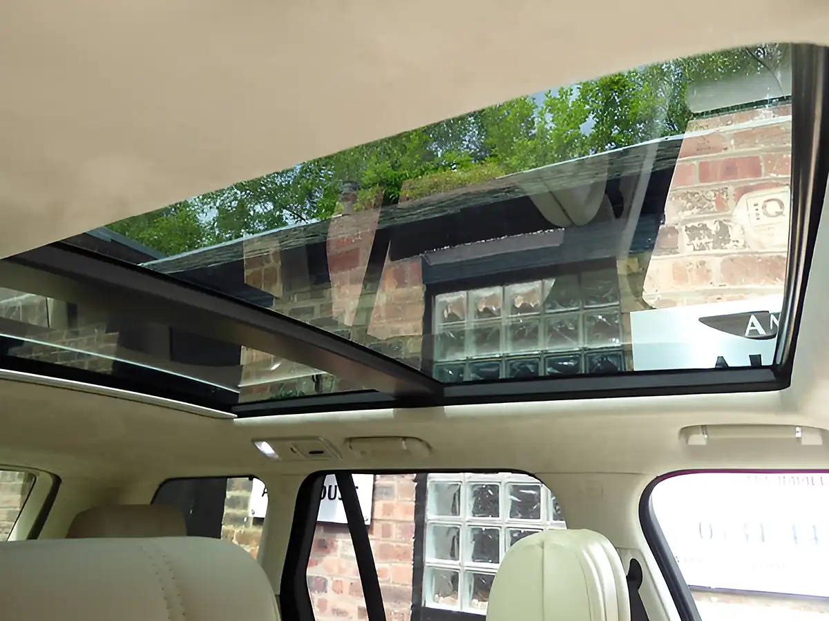 Used 2017 Land Rover Range Rover Autobiography Blue - Interior and Exterior details 12