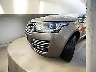Used 2017 Land Rover Range Rover Autobiography Brown - Interior and Exterior details 10
