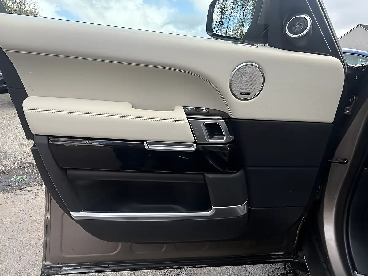 Used 2017 Land Rover Range Rover Autobiography Brown - Interior and Exterior details 15