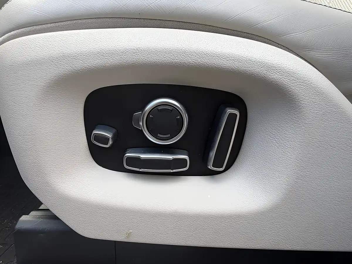 Used 2017 Land Rover Range Rover Autobiography Brown - Interior and Exterior details 17