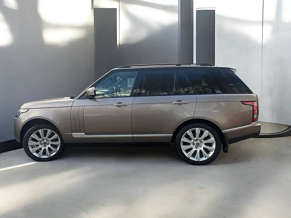Used 2017 Land Rover Range Rover Autobiography Brown - Interior and Exterior details 4
