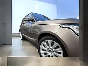 Used 2017 Land Rover Range Rover Autobiography Brown - Interior and Exterior details 7