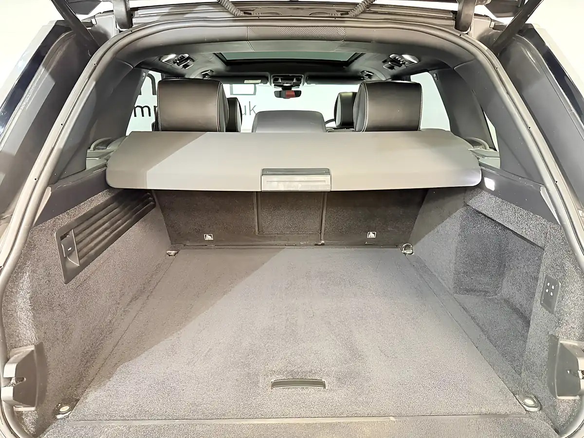 Used 2017 Land Rover Range Rover Autobiography Gold - Interior and Exterior details 17