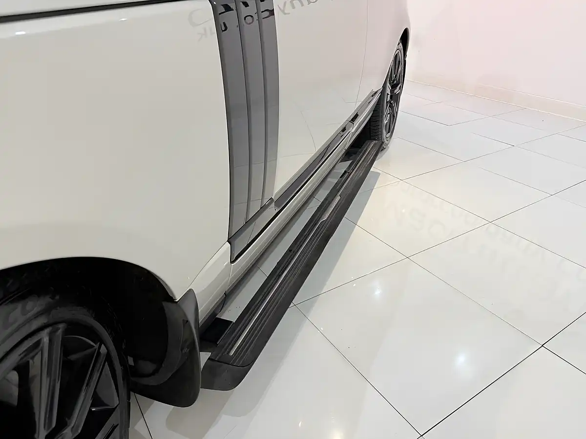 Used 2017 Land Rover Range Rover Autobiography Gold - Interior and Exterior details 18