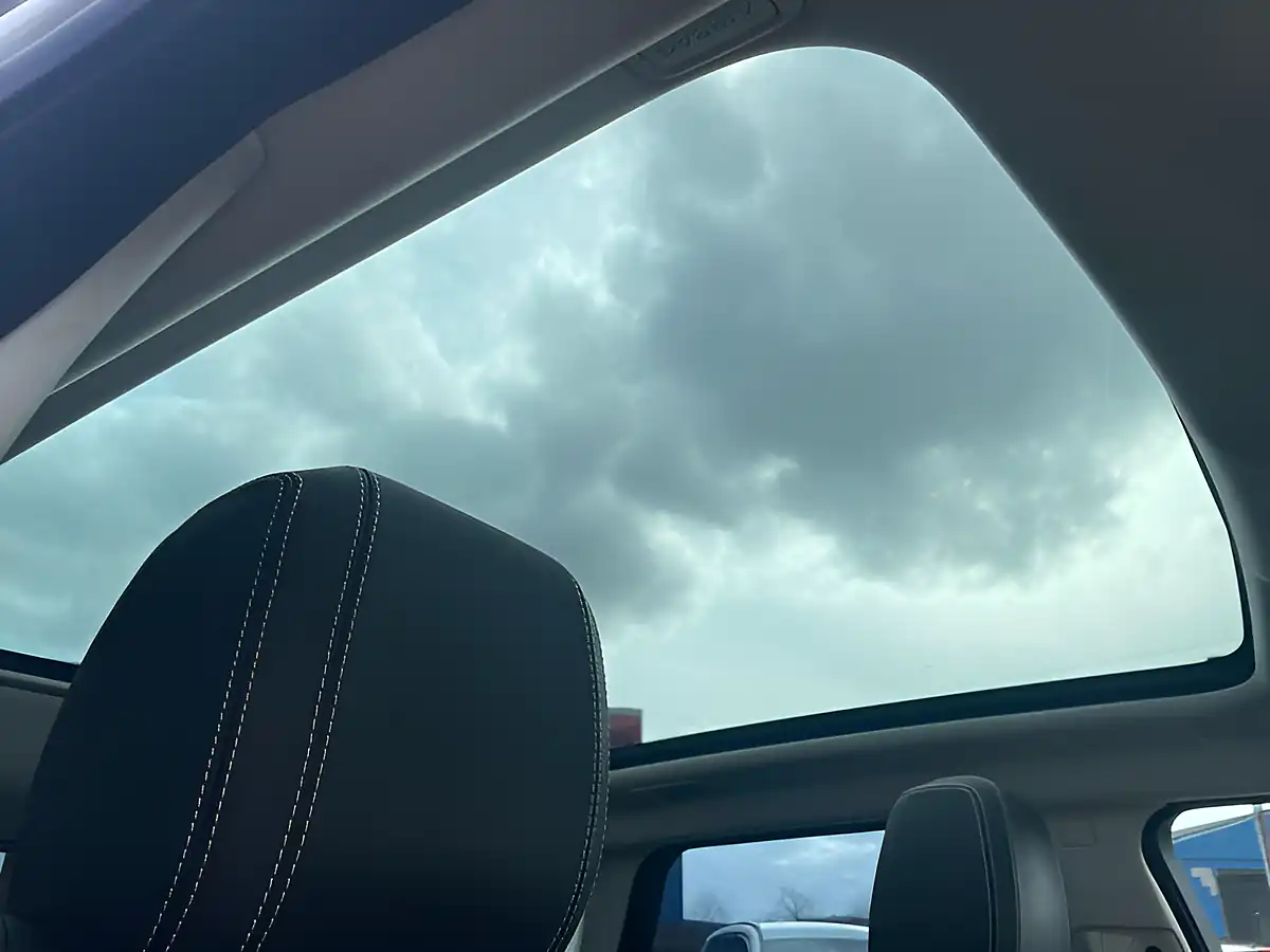 Used 2017 Land Rover Range Rover Evoque Autobiography Silver - Interior and Exterior details 14