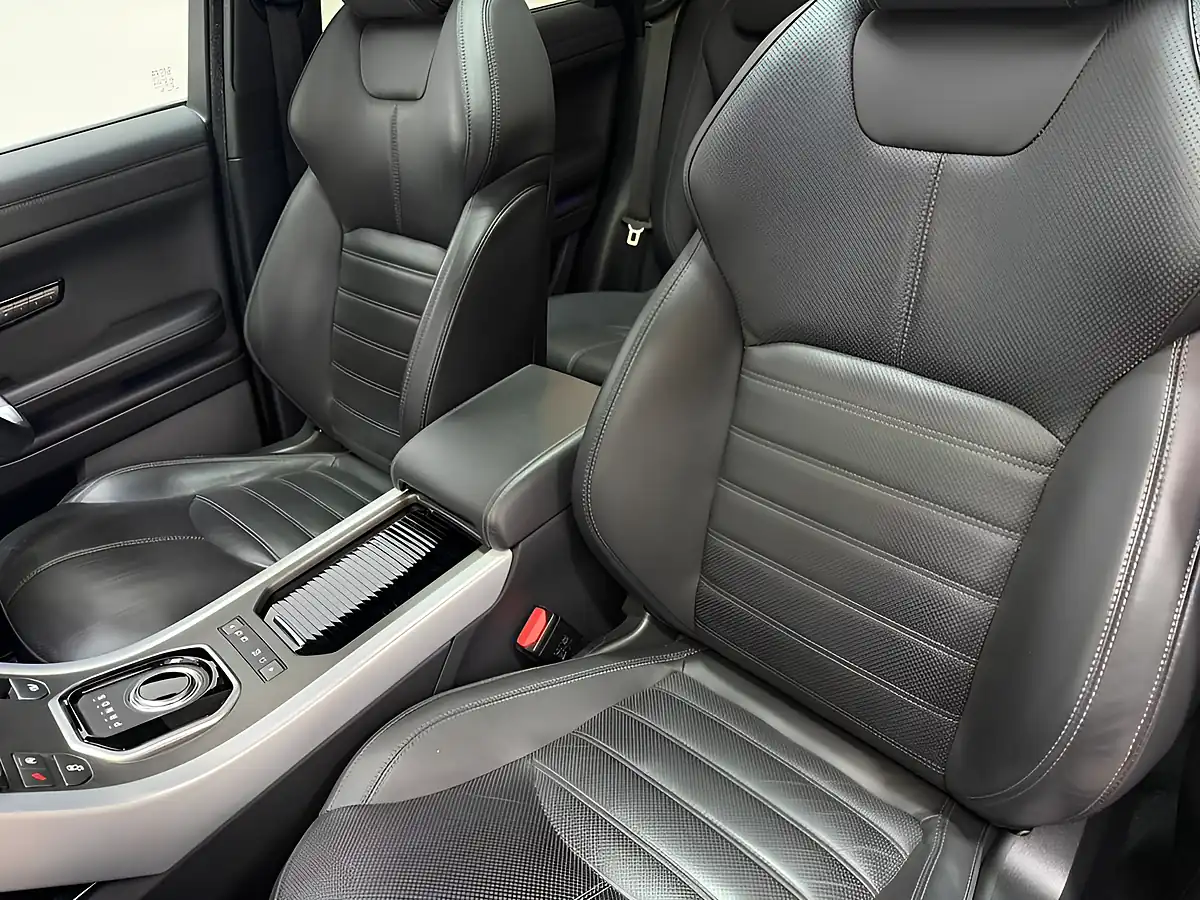 Used 2017 Land Rover Range Rover Evoque Hse Dynamic Black - Interior and Exterior details 16