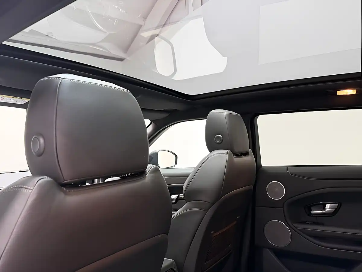 Used 2017 Land Rover Range Rover Evoque Hse Dynamic Black - Interior and Exterior details 5