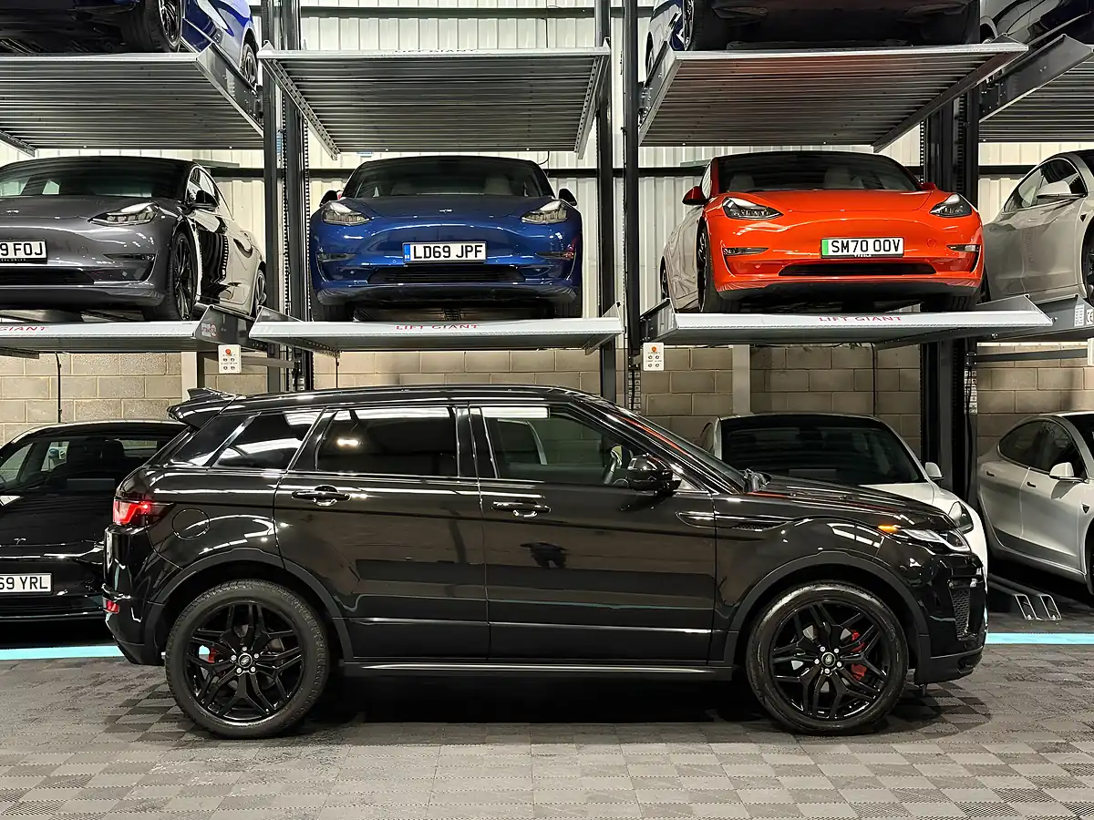 Used 2017 Land Rover Range Rover Evoque Hse Dynamic Black - Interior and Exterior details 10
