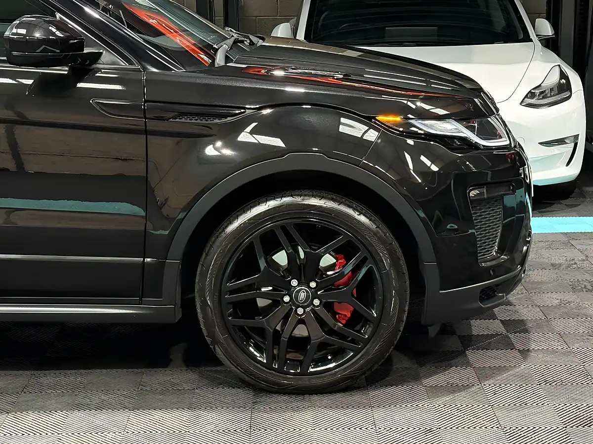 Used 2017 Land Rover Range Rover Evoque Hse Dynamic Black - Interior and Exterior details 13