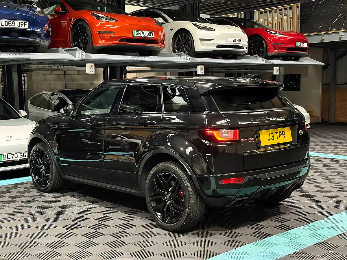 Used 2017 Land Rover Range Rover Evoque Hse Dynamic Black - Interior and Exterior details 7