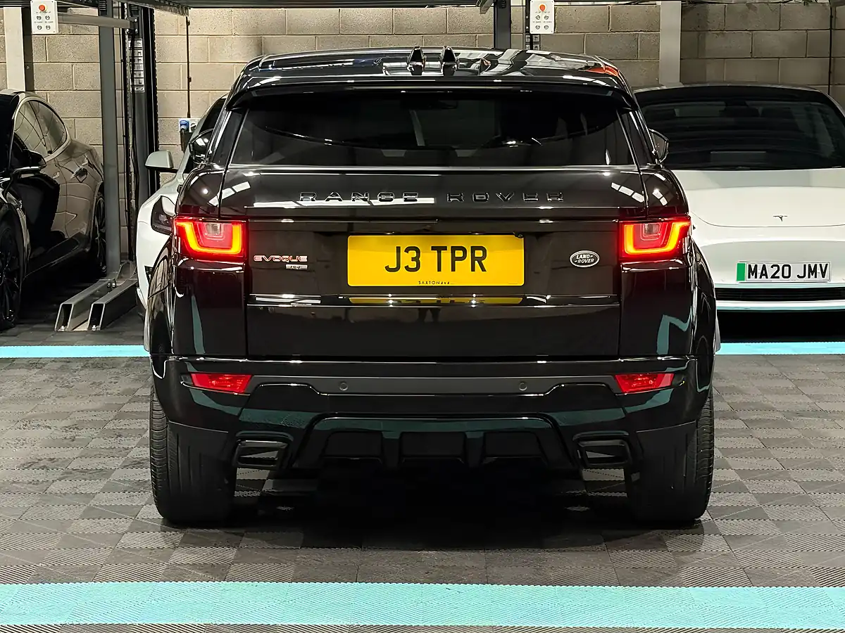 Used 2017 Land Rover Range Rover Evoque Hse Dynamic Black - Interior and Exterior details 8