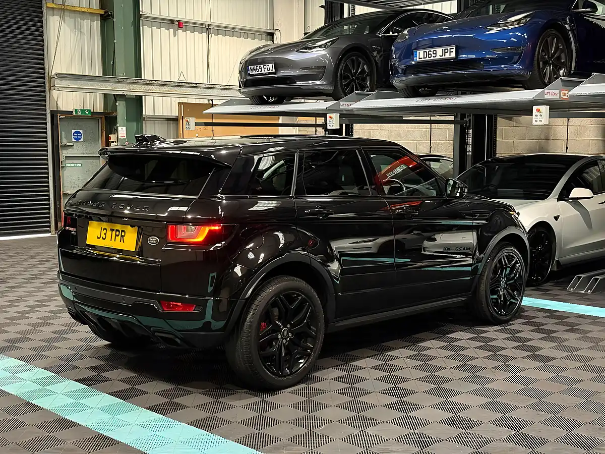 Used 2017 Land Rover Range Rover Evoque Hse Dynamic Black - Interior and Exterior details 9
