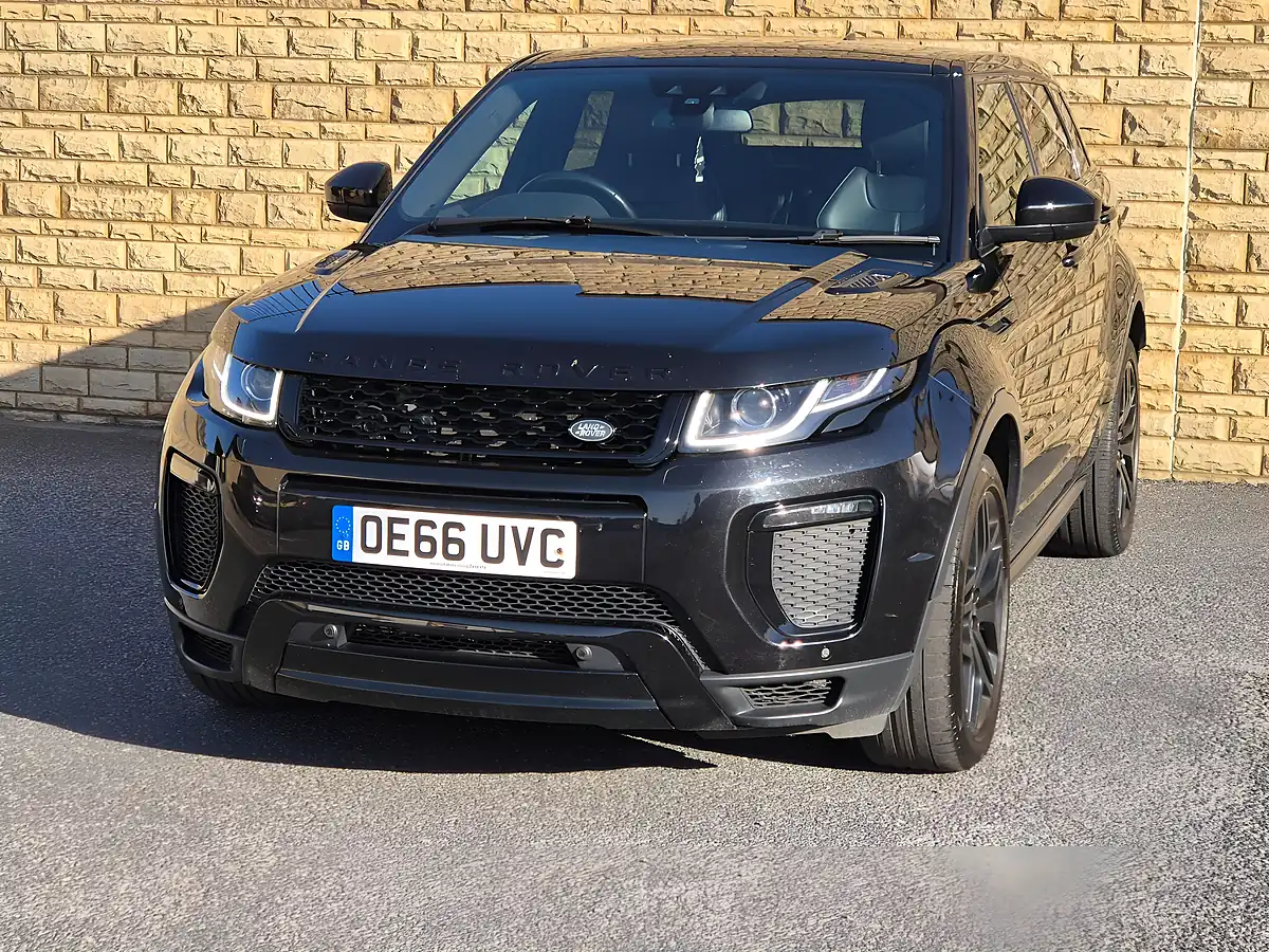 Used 2017 Land Rover Range Rover Evoque Hse Dynamic Black - Interior and Exterior details 5