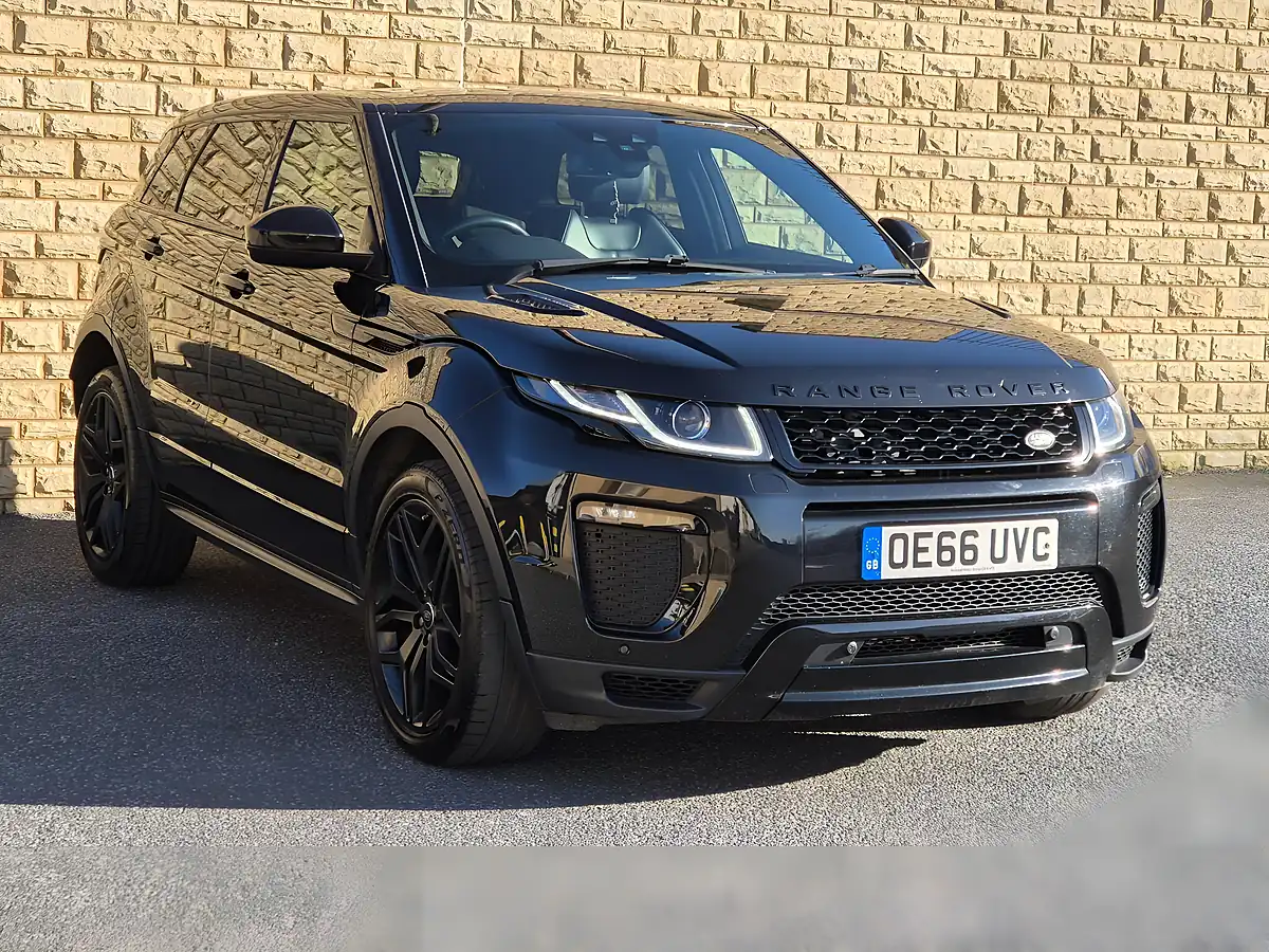 Used 2017 Land Rover Range Rover Evoque Hse Dynamic Black - Interior and Exterior details 9