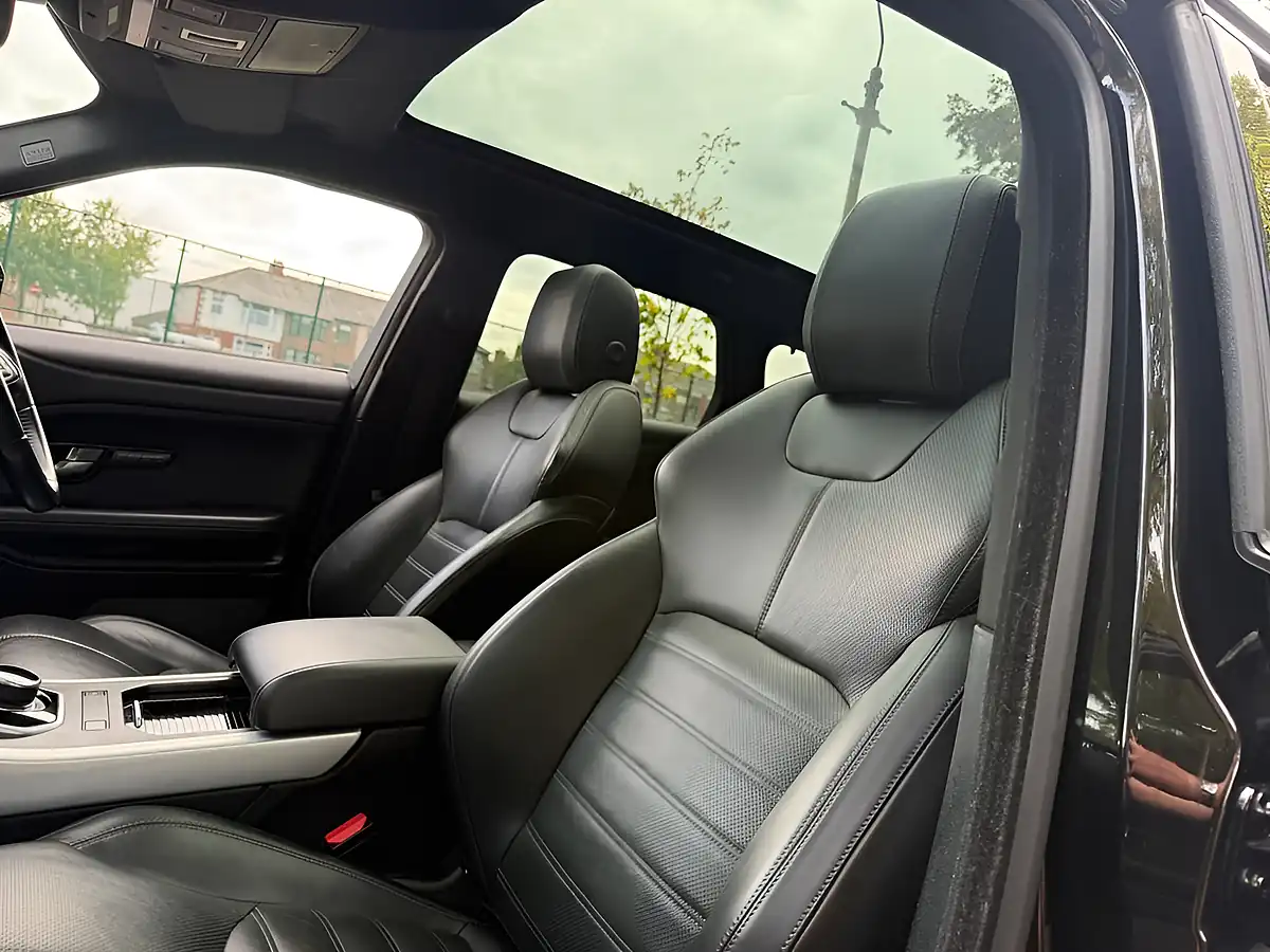 Used 2017 Land Rover Range Rover Evoque Hse Dynamic Black - Interior and Exterior details 12