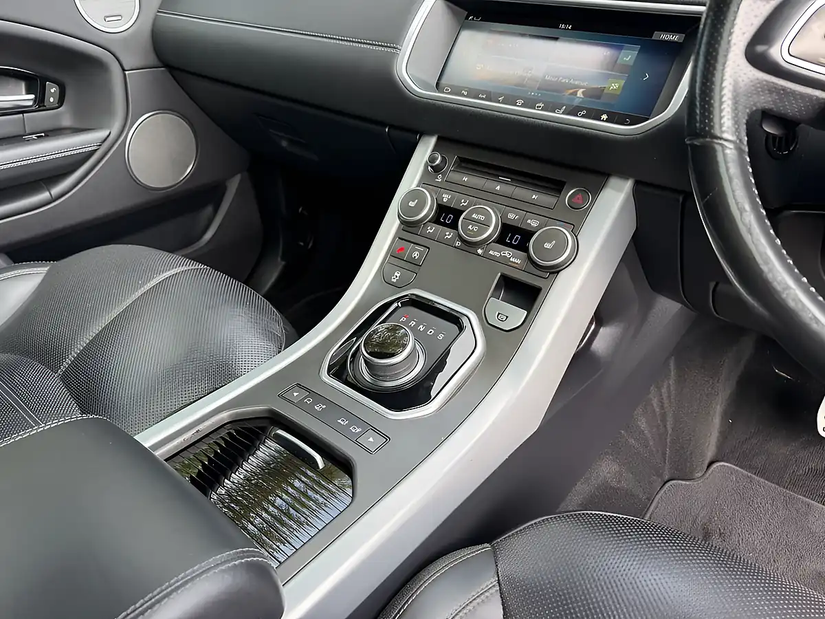 Used 2017 Land Rover Range Rover Evoque Hse Dynamic Black - Interior and Exterior details 15