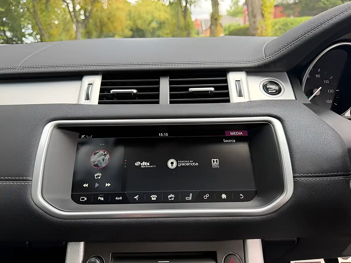 Used 2017 Land Rover Range Rover Evoque Hse Dynamic Black - Interior and Exterior details 16