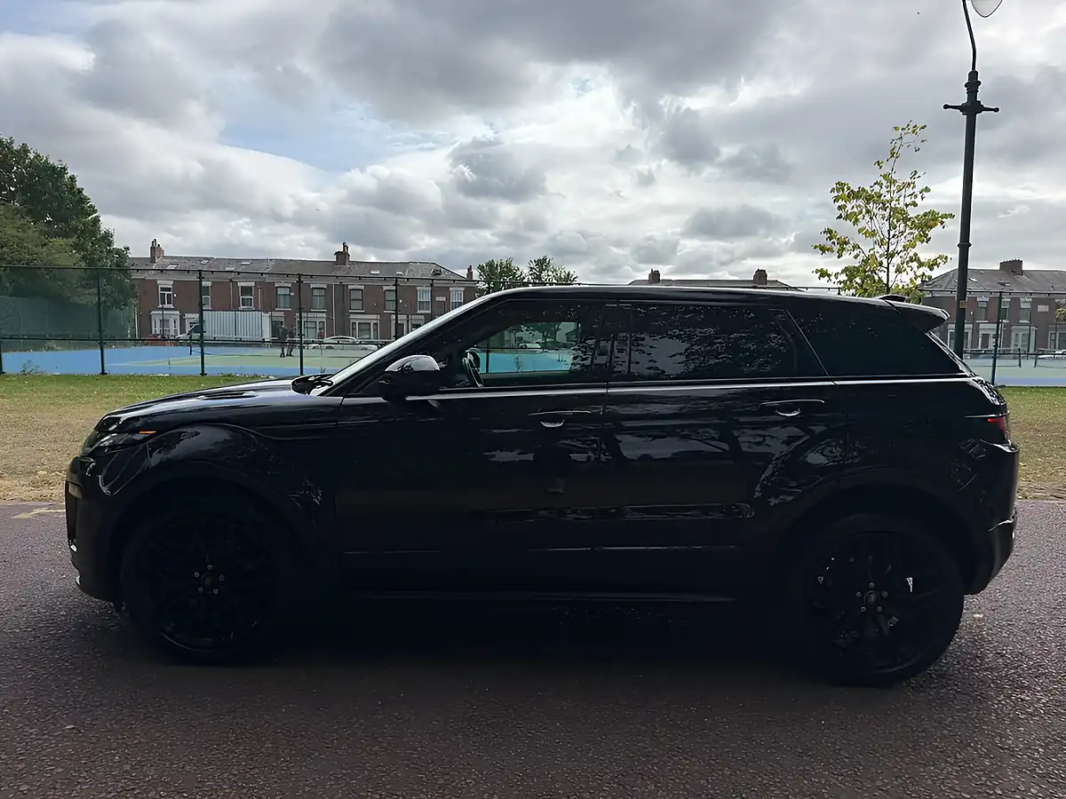 Used 2017 Land Rover Range Rover Evoque Hse Dynamic Black - Interior and Exterior details 6