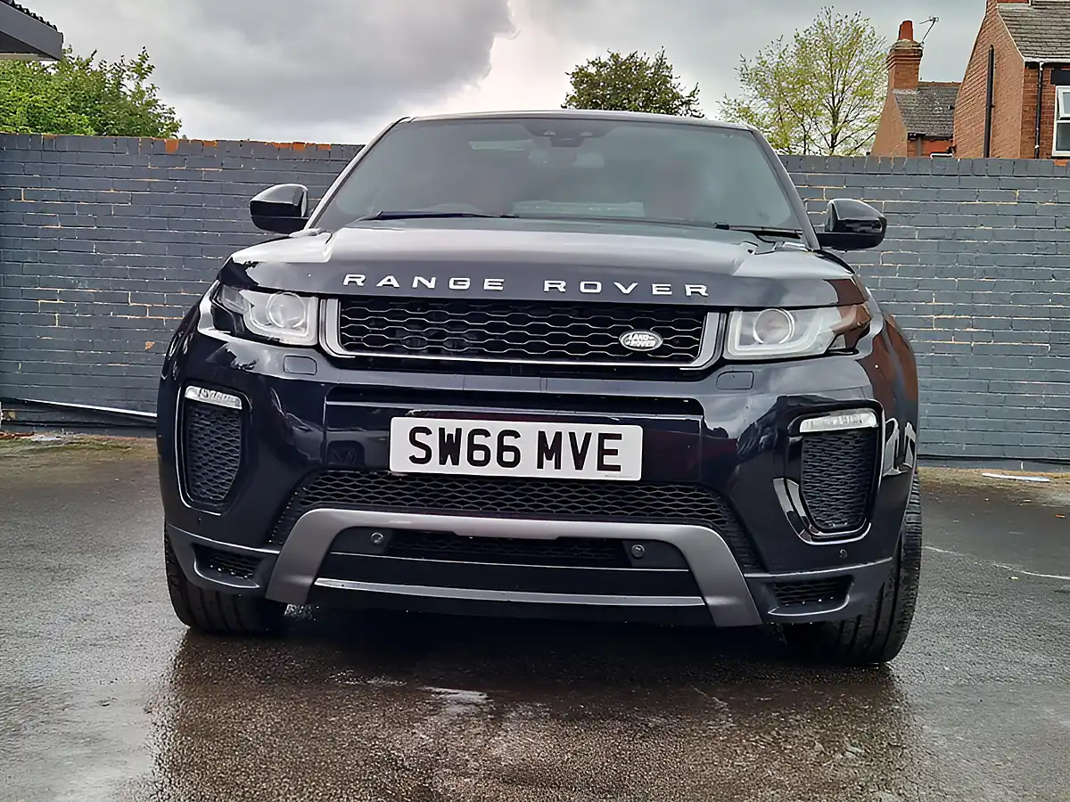 Used 2017 Land Rover Range Rover Evoque Hse Dynamic Black - Interior and Exterior details 11