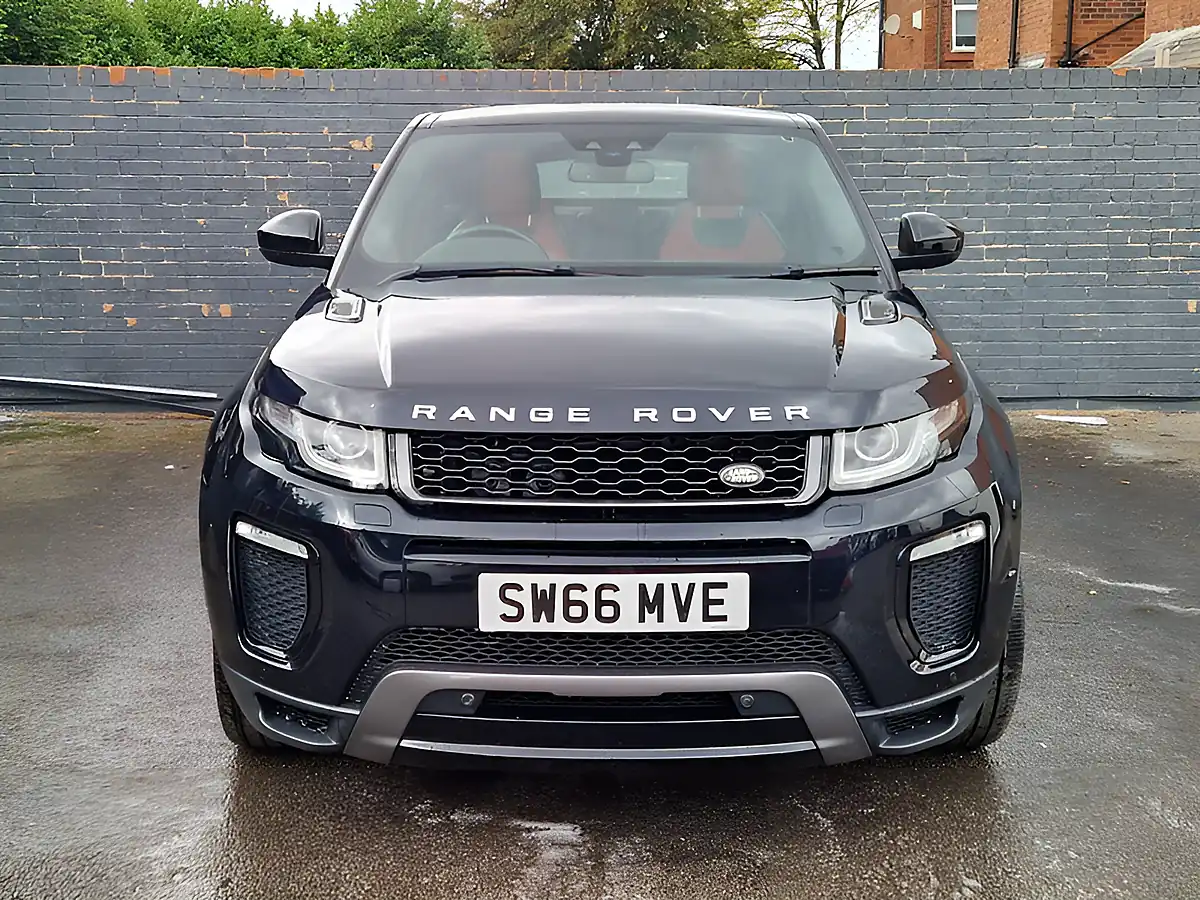 Used 2017 Land Rover Range Rover Evoque Hse Dynamic Black - Interior and Exterior details 4