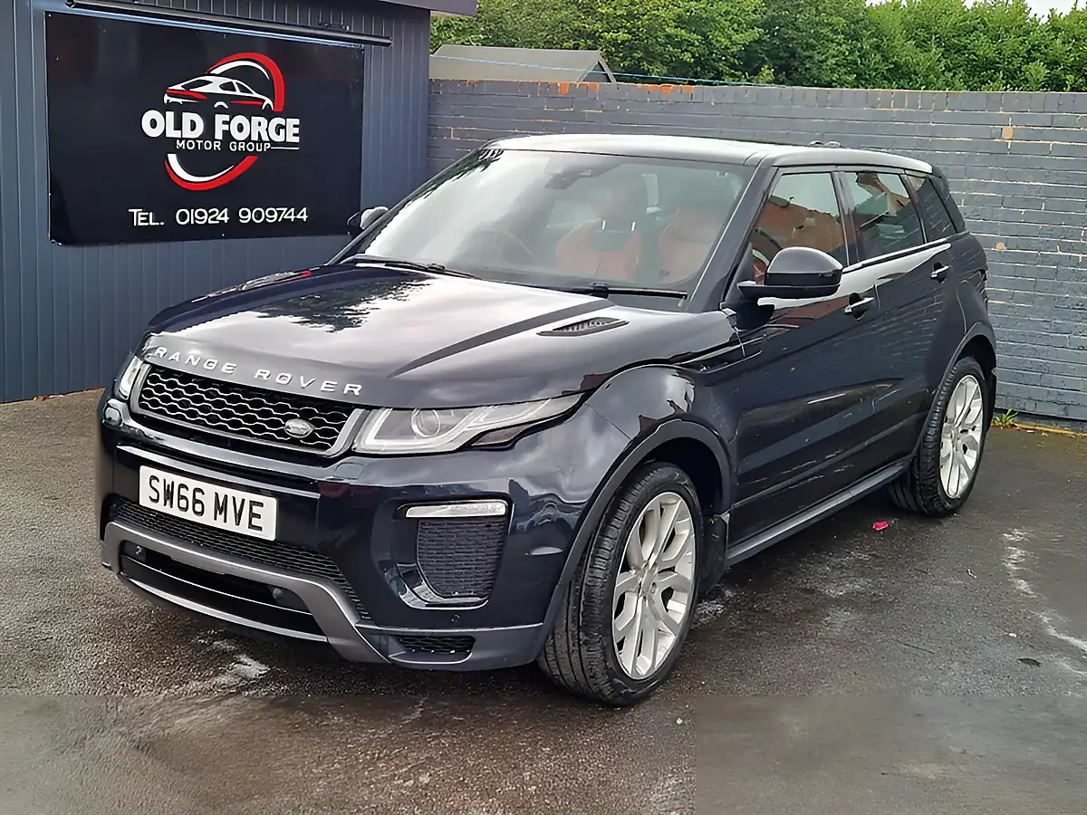 Used 2017 Land Rover Range Rover Evoque Hse Dynamic Black - Interior and Exterior details 5