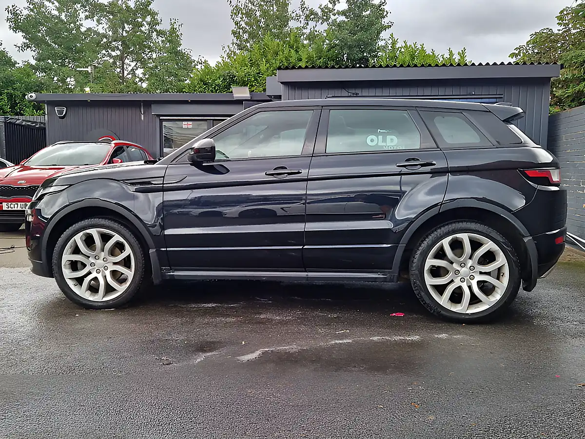 Used 2017 Land Rover Range Rover Evoque Hse Dynamic Black - Interior and Exterior details 6