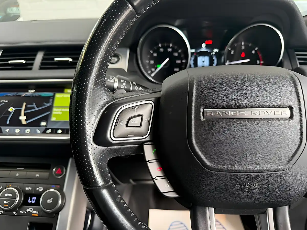 Used 2017 Land Rover Range Rover Evoque Hse Dynamic Blue - Interior and Exterior details 9