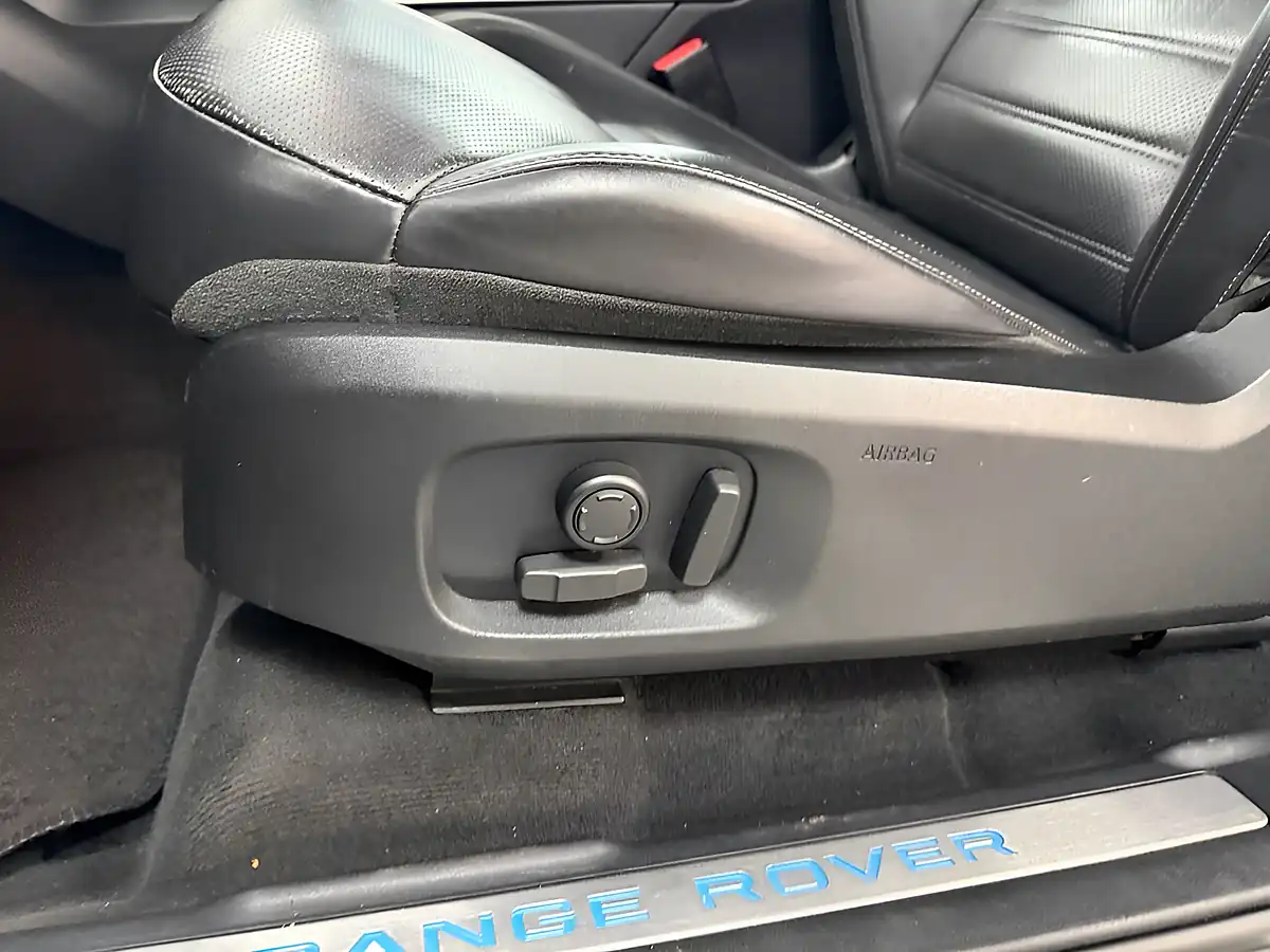 Used 2017 Land Rover Range Rover Evoque Hse Dynamic Convertible White - Interior and Exterior details 17
