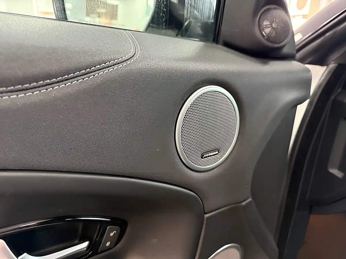 Used 2017 Land Rover Range Rover Evoque Hse Dynamic Convertible White - Interior and Exterior details 18