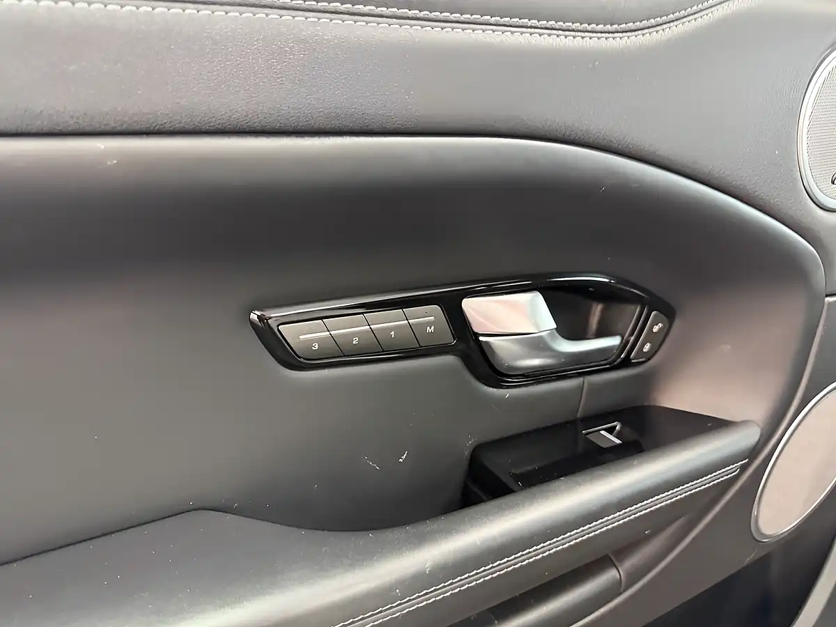 Used 2017 Land Rover Range Rover Evoque Hse Dynamic Convertible White - Interior and Exterior details 19