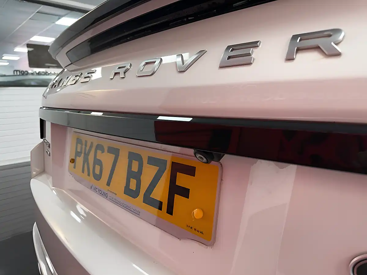 Used 2017 Land Rover Range Rover Evoque Hse Dynamic Convertible White - Interior and Exterior details 9